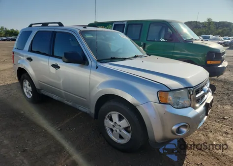 2011 Ford Escape Xlt z USA, uszkodzony, nr VIN 1FMCU9D77BKB47836